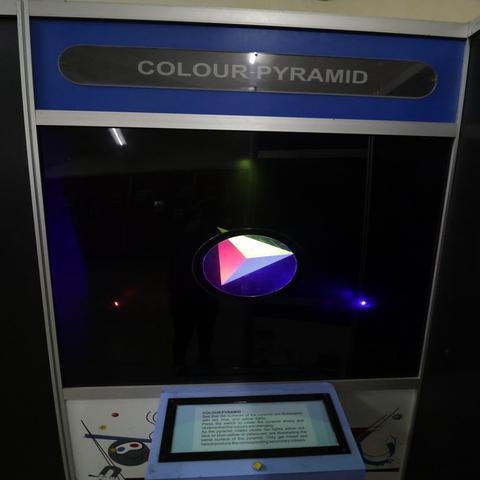 Colour-Pyramid